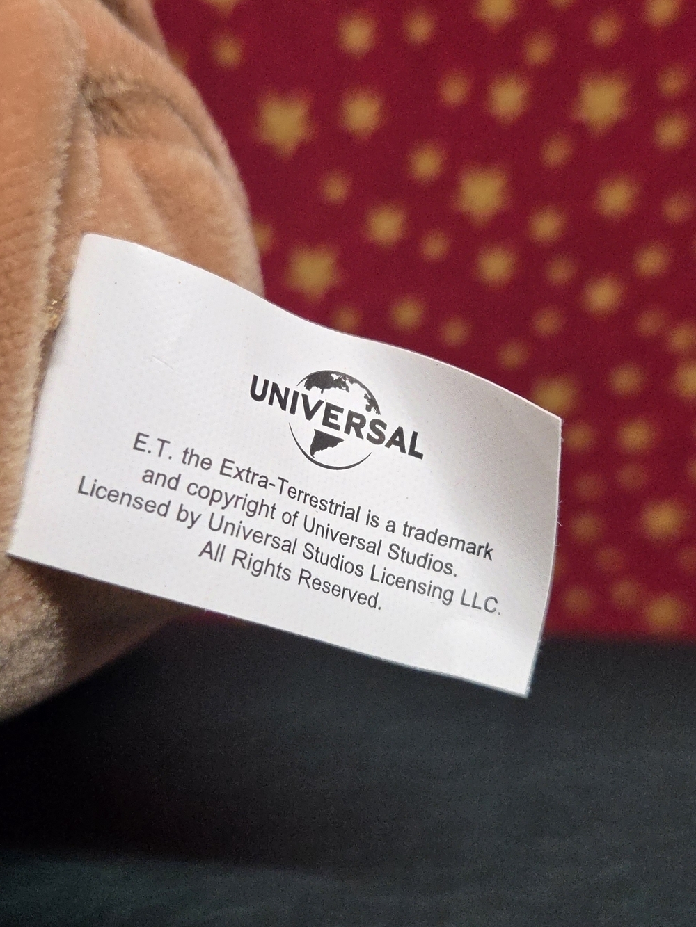 **E.T. Plush Toy Holding Red Heart - Universal Studios Tag** - Picture 9 of 13
